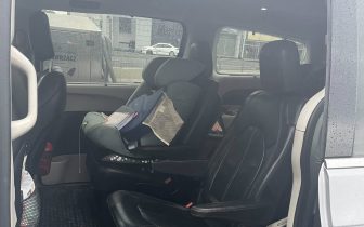 Minivans Chrysler Pacifica 2018 Srebrny