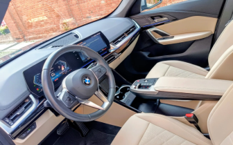 SUVs BMW X1 2024 Granatowy