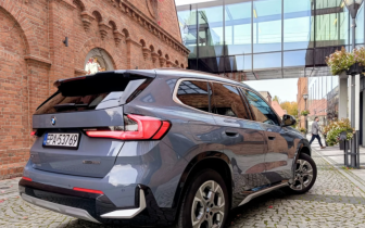 SUVs BMW X1 2024 Granatowy