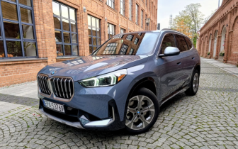 SUVs BMW X1 2024 Granatowy