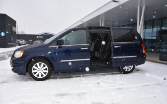 Minivans Chrysler Town & Country 2016 Granatowy