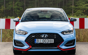 Sedans Hyundai Veloster 2019 Granatowy