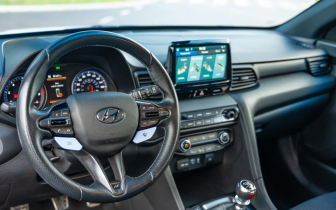 Sedans Hyundai Veloster 2019 Granatowy