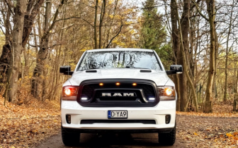 Pickups RAM 1500 2016 Biały