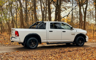 Pickups RAM 1500 2016 Biały