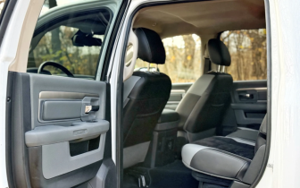 Pickups RAM 1500 2016 Biały