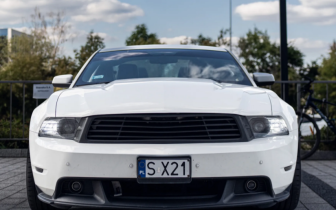 Coupet Ford Mustang GT 2011 Biały