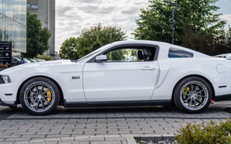Coupet Ford Mustang GT 2011 Biały