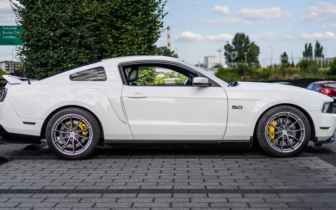 Coupet Ford Mustang GT 2011 Biały