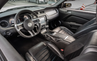 Coupet Ford Mustang GT 2011 Biały