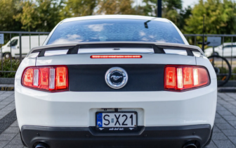 Coupet Ford Mustang GT 2011 Biały