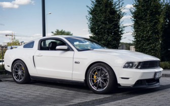 Coupet Ford Mustang GT 2011 Biały