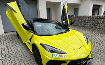 Coupet Chevrolet Corvette 2023 Żółty