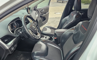 SUVs Jeep Cherokee 2015 Biały