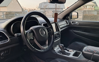 SUVs Jeep Grand Cherokee 2017 Czarny