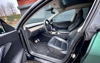 SUVs Tesla Model Y  2021 Green