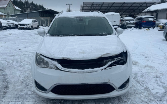 Minivans Chrysler  Pacifica 2017 White