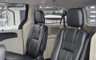 Minivans Chrysler  Town & Country 3.6 Touring 2015 Czarny