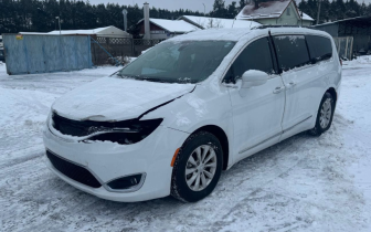 Minivans Chrysler  Pacifica 2017 White