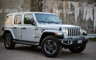 SUVs Jeep  Wrangler Unlimited 3.6 Automatik Sahara 2023 Srebrny