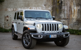 SUVs Jeep  Wrangler Unlimited 3.6 Automatik Sahara 2023 Srebrny