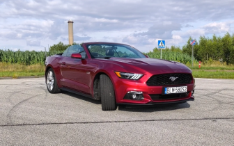 Cabriolets Ford  Mustang 2015 Burgundy