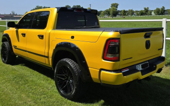 Minivans RAM  1500 2021 Żółty