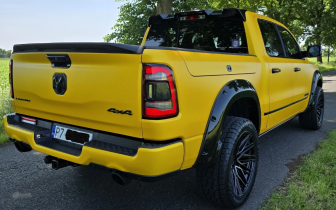 Minivans RAM  1500 2021 Żółty