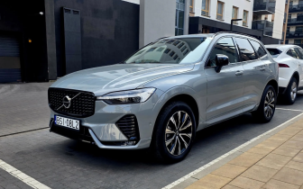 SUVs Volvo  XC 60 B5 B AWD Plus Dark 2025 Szary