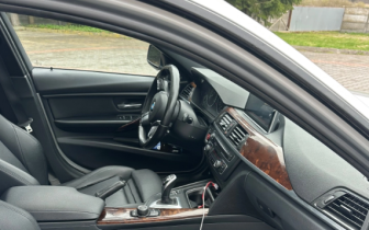 Sedans BMW  Seria 3 328i 2013 Srebrny