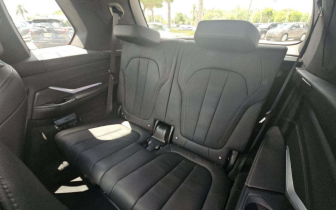 suv BMW  X7 M50i 2021 Granatowy