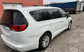 Minivans Chrysler  Pacifica 2018 White