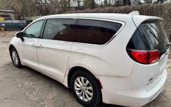 Minivans Chrysler  Pacifica 2018 White