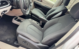Minivans Chrysler  Pacifica 2018 White