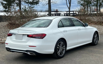 Sedans Mercedes-Benz  Klasa E 350 9G-TRONIC AMG Line 2020 White