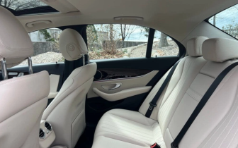 Sedans Mercedes-Benz  Klasa E 350 9G-TRONIC AMG Line 2020 White