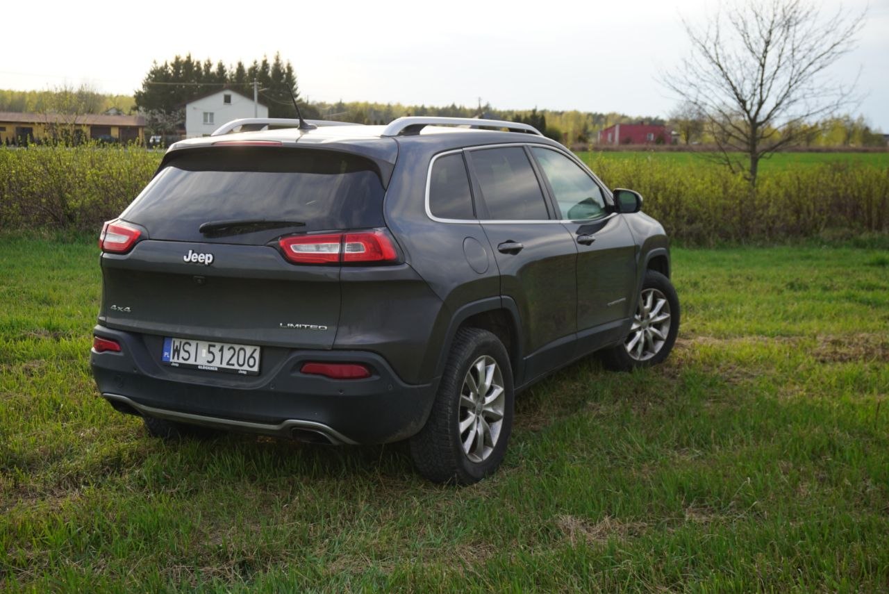 suv Jeep Cherokee 2015 Szary