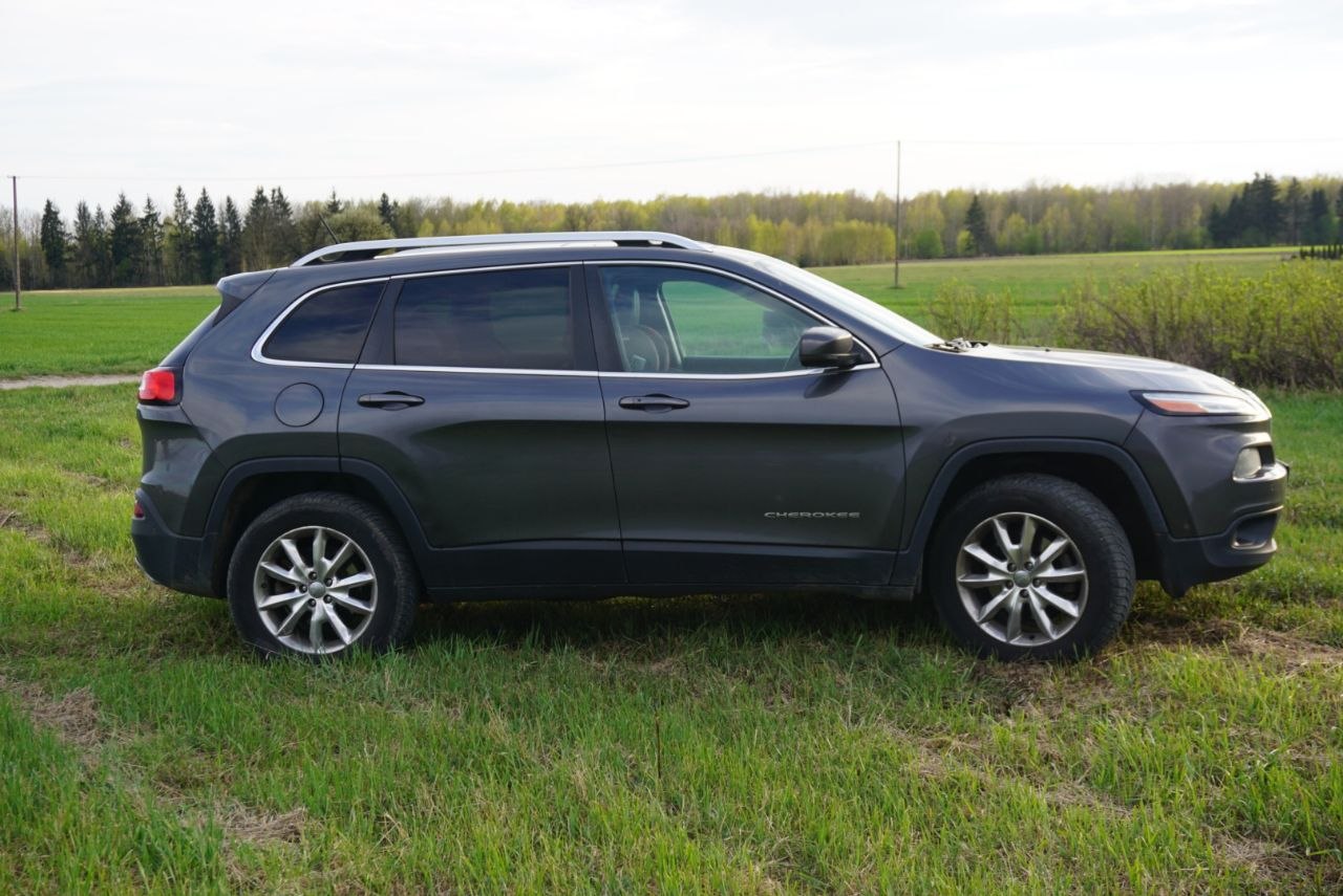 suv Jeep Cherokee 2015 Szary