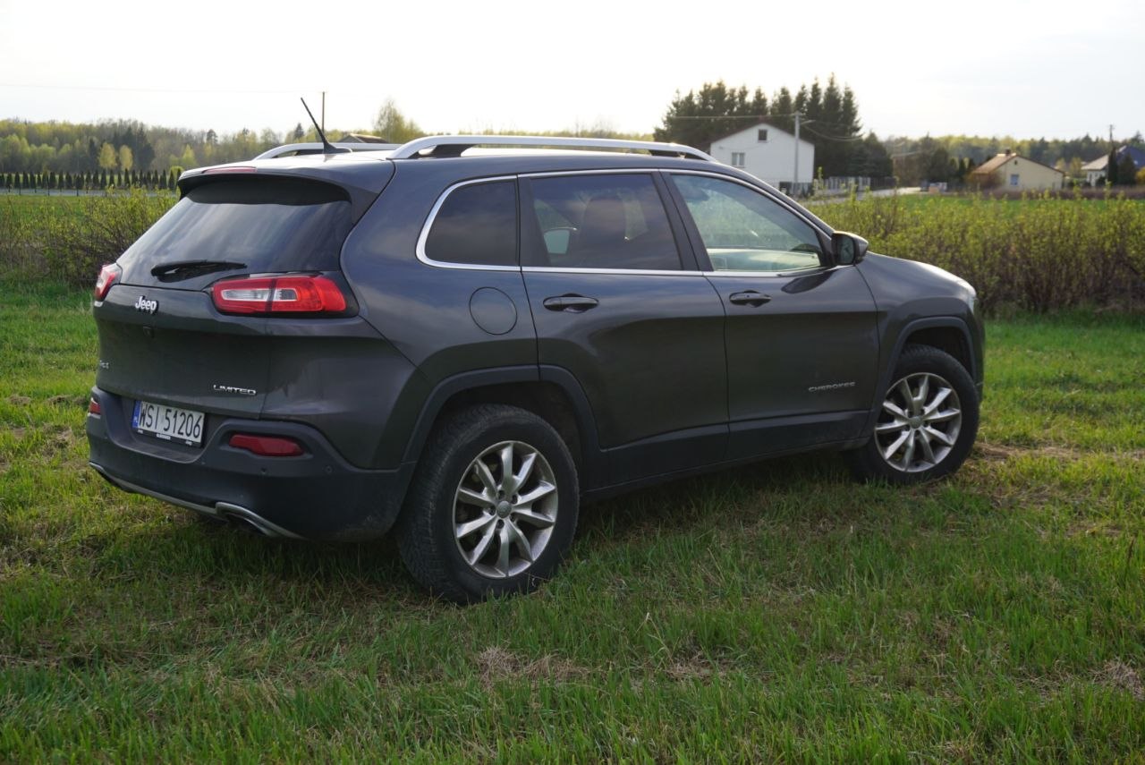suv Jeep Cherokee 2015 Szary