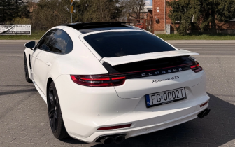 Coupet Porsche  Panamera 4 2017 Biały