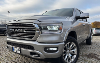 Minivans RAM  1500 Quad Cab Laramie 2022 Szary