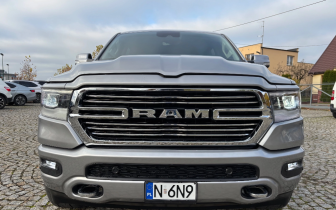 Minivans RAM  1500 Quad Cab Laramie 2022 Szary