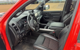 SUVs RAM  1500 5.7 Crew Cab Bighorn 2021 Pomarańczowy