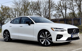 Sedans Volvo  S60 B5 B Geartronic Inscription 2022 White