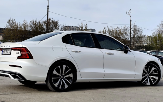 Sedans Volvo  S60 B5 B Geartronic Inscription 2022 White