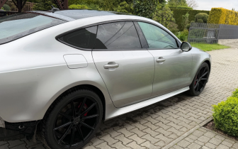 sedan Audi  RS7 Sportback  2016 Srebrny