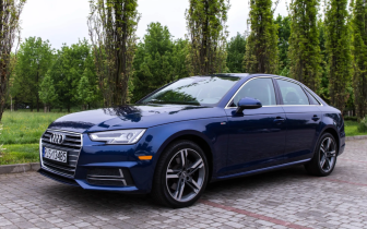 sedan Audi  A4 Limousine  2018 Granatowy