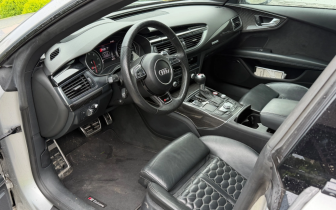 sedan Audi  RS7 Sportback  2016 Srebrny