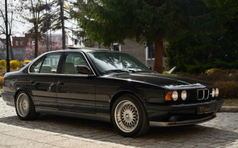 sedan BMW  M5 1991 Czarny