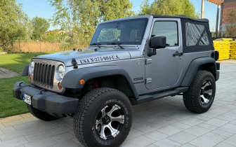 suv Jeep  Wrangler 3.6 Sahara 2013 Srebrny